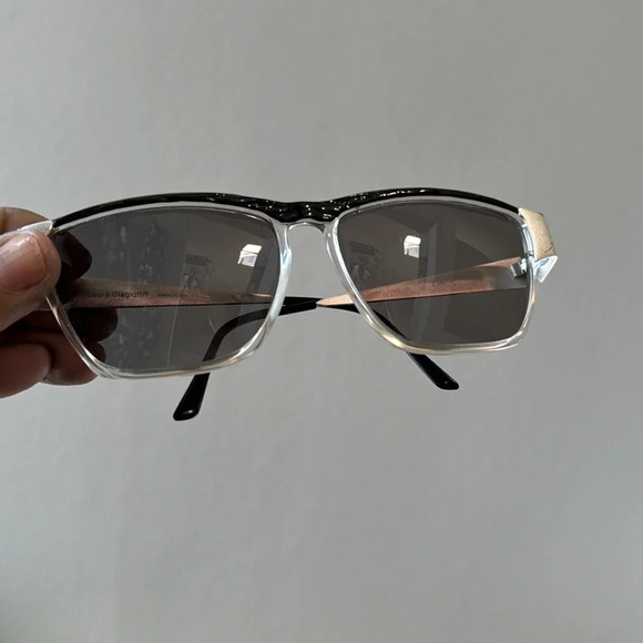 Vintage Laura Biagiotti Italy  80’s Black Silver Sunglasses pristine with case - Picture 3 of 15